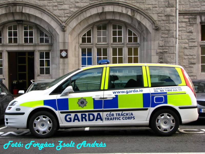 dublin_garda_station_pearse_street_003.JPG