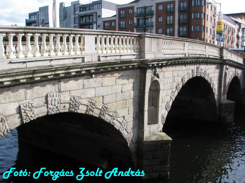 dublin_mellowes_bridge_004.JPG