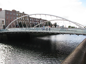 dublin_james_joyce_bridge_002.JPG